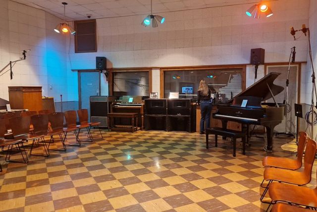 can Studio B